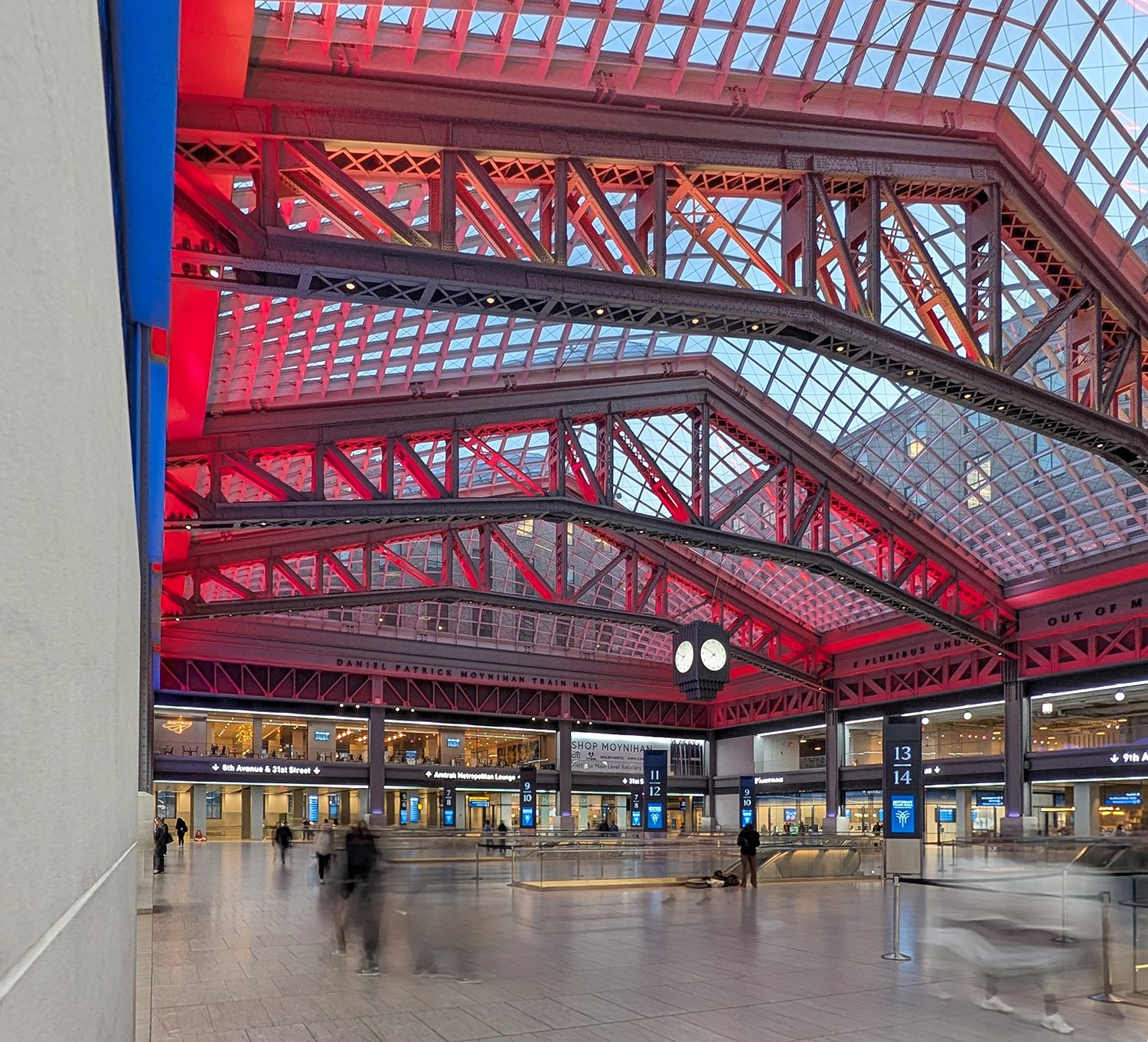 SOM. Moynihan Train Hall (2021). New York.