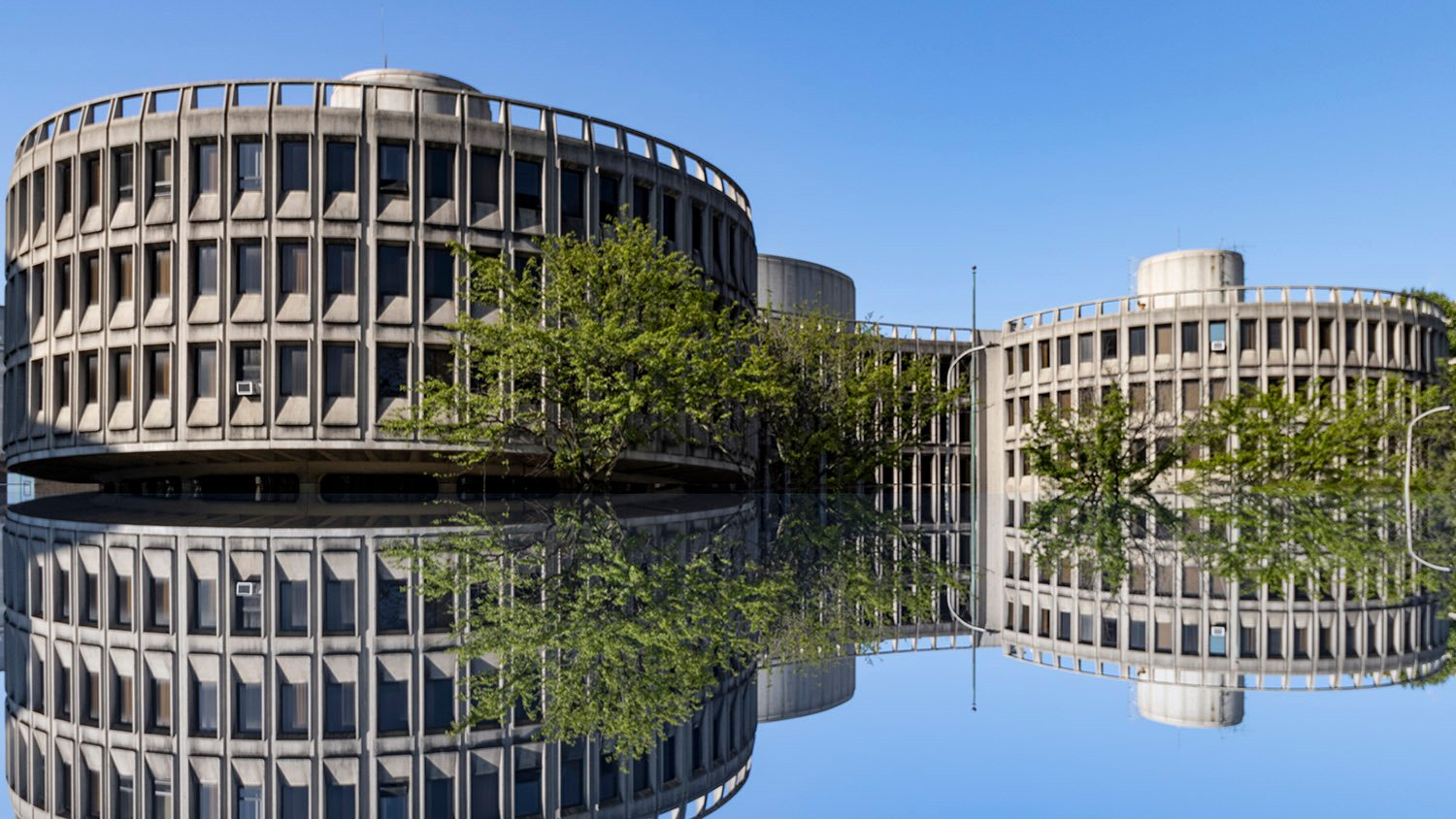 Geddes, Brecher, Qualls and Cunningham. Police Administration Building (1962). Center City, Philadelphia.