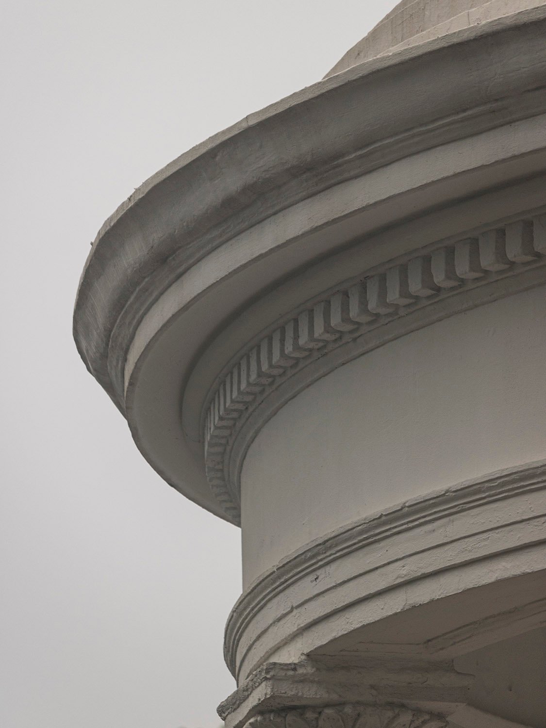 Dentilled cornice, frieze, and architrave on Sibyl Temple, Vestavia Hills, Alabama
