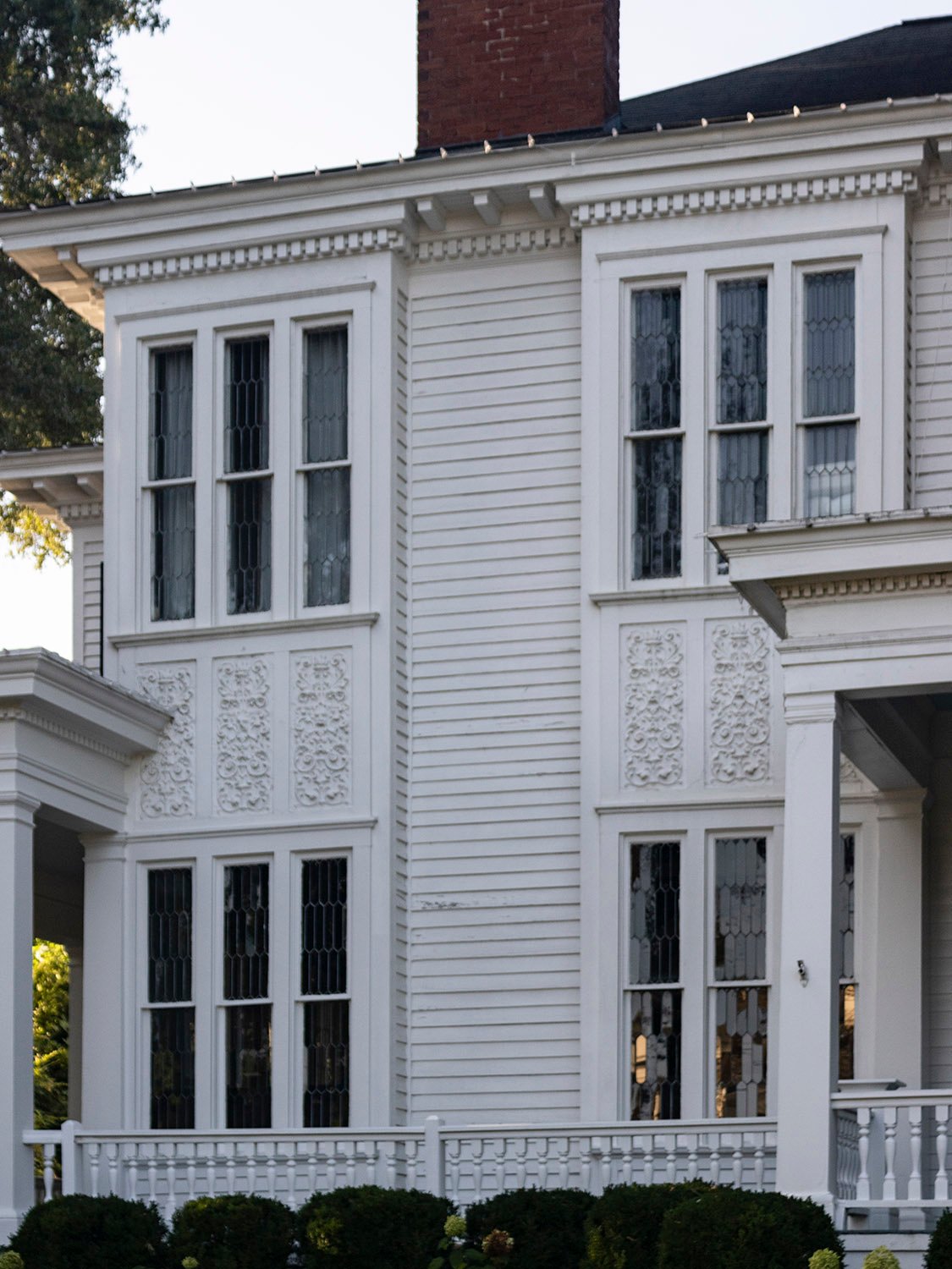 Bay windows on the facade of the H.C. Dobbs Residence, Marietta, Georgia