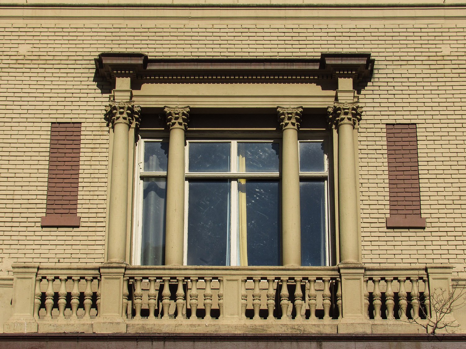 Second-floor window and balcony on the Hillyer Bank and Trust Building, Atlanta