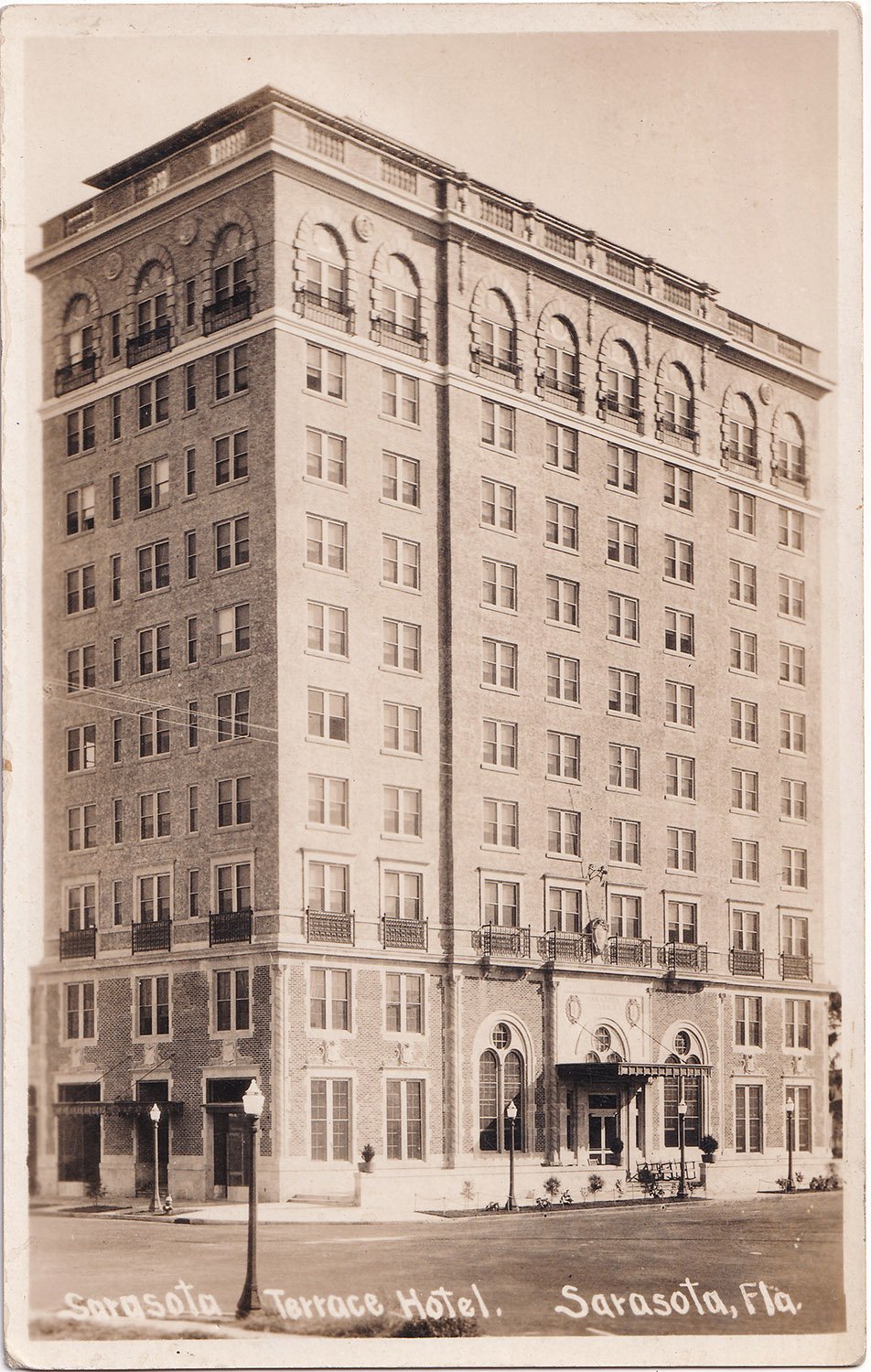 Postcard view of the Sarasota Terrace Hotel, Sarasota, Florida