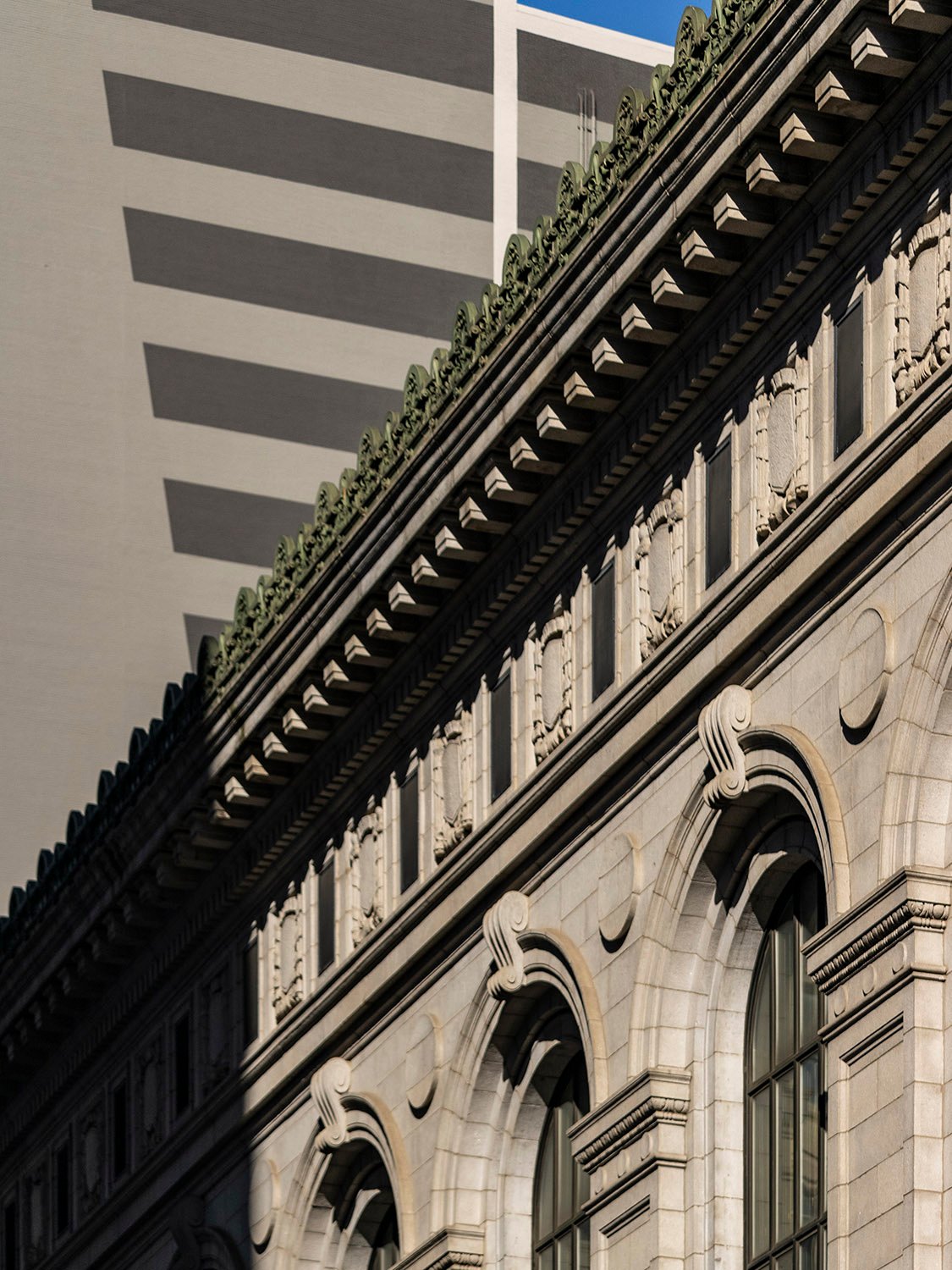 Facade and cornice of the United States Post Office and Courthouse, Atlanta